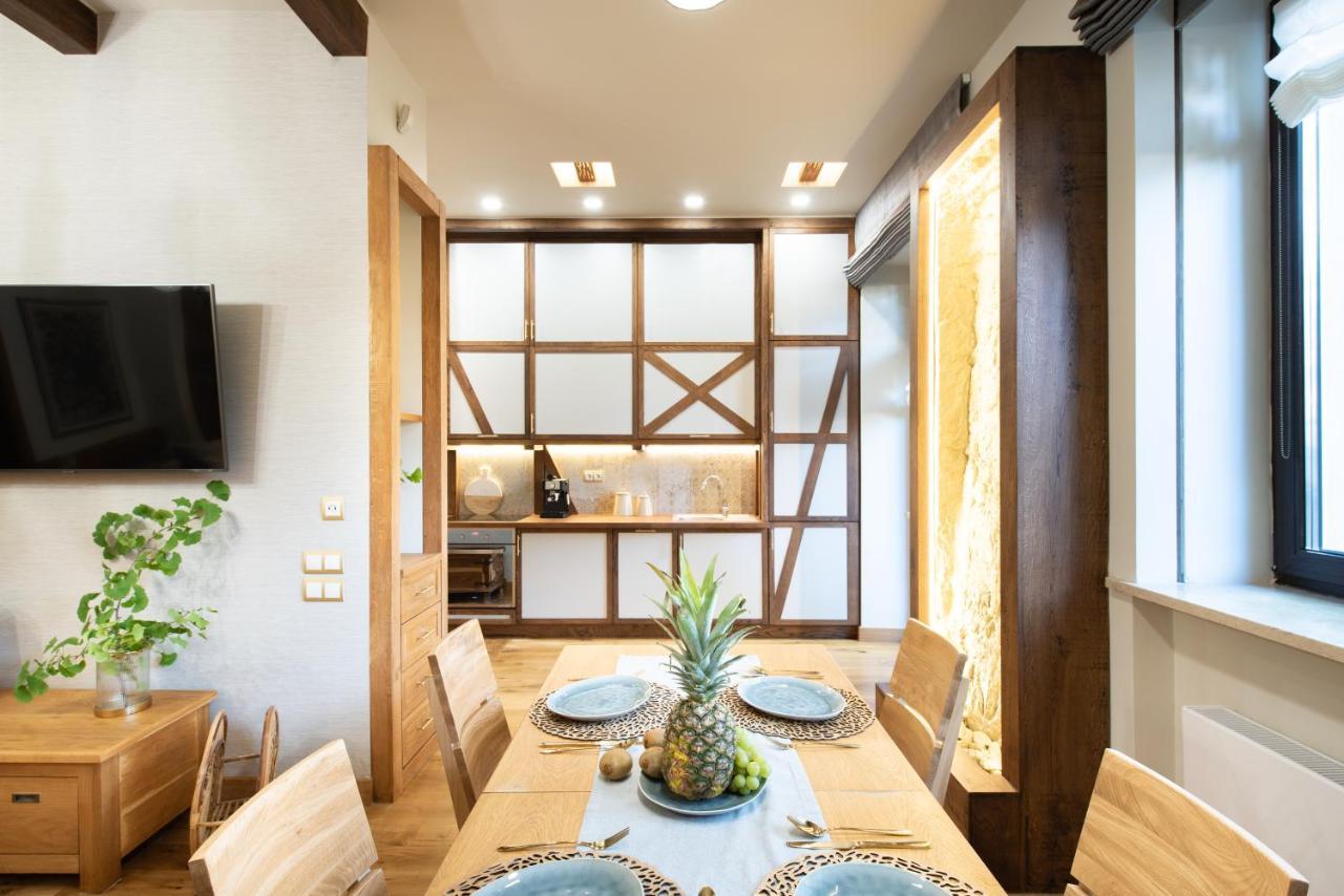 Three-Bedroom Luxury Apartment 1 Odona Bujwida Street